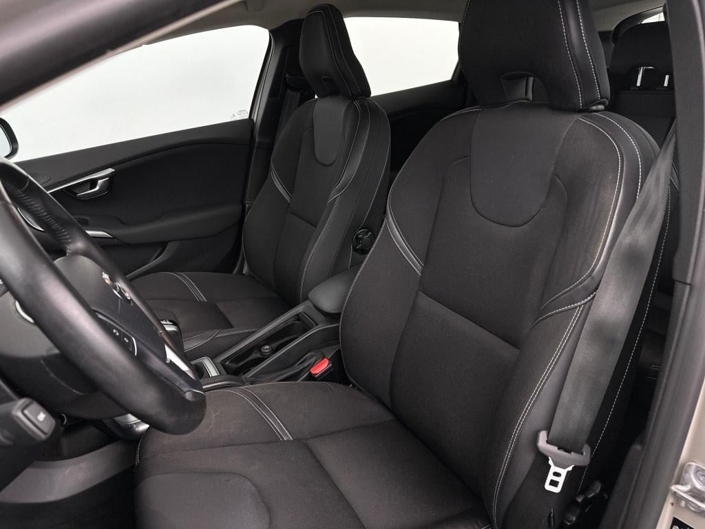 Volvo V40 2.0 t3 nordic+ | standkachel | stoelverwarming | cruise control |