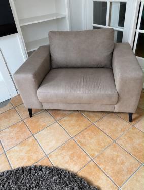 Love seat