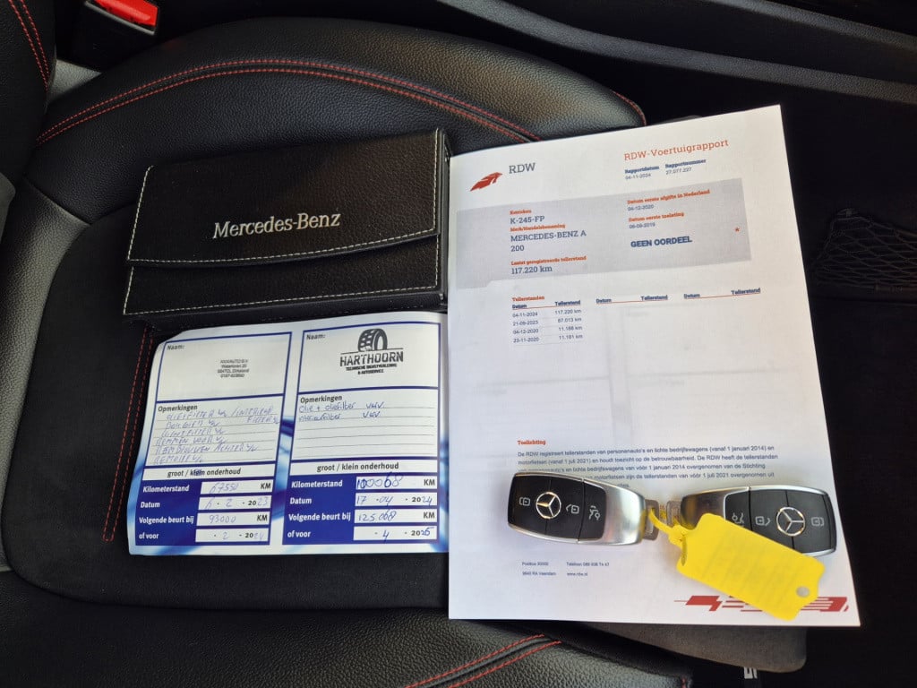 Mercedes-Benz A-Klasse 200 business solution amg