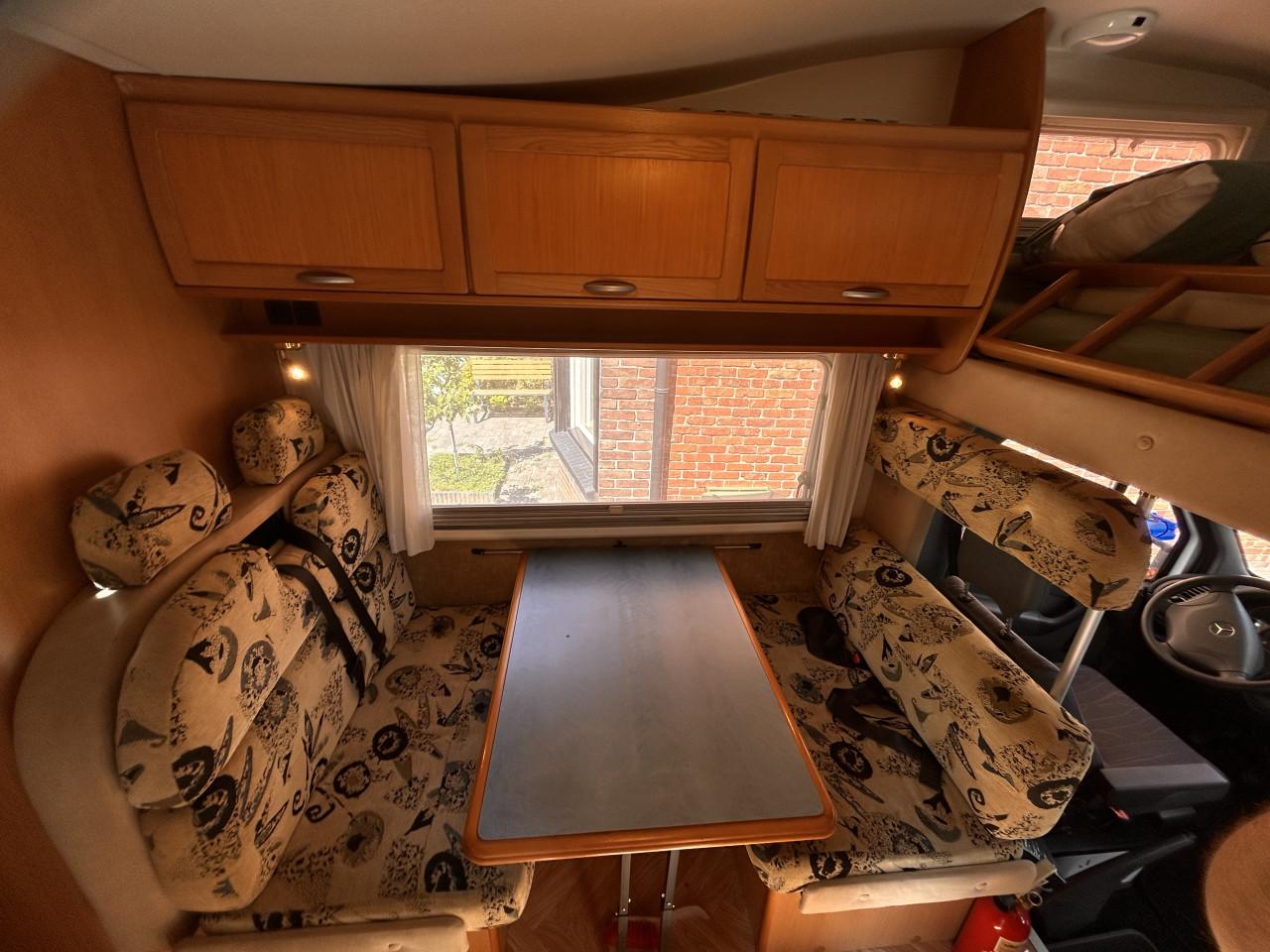 VERKOCHT camper  (2002) – Mercedes Sprinter – 6 slaapplaatsen – Instapklaar