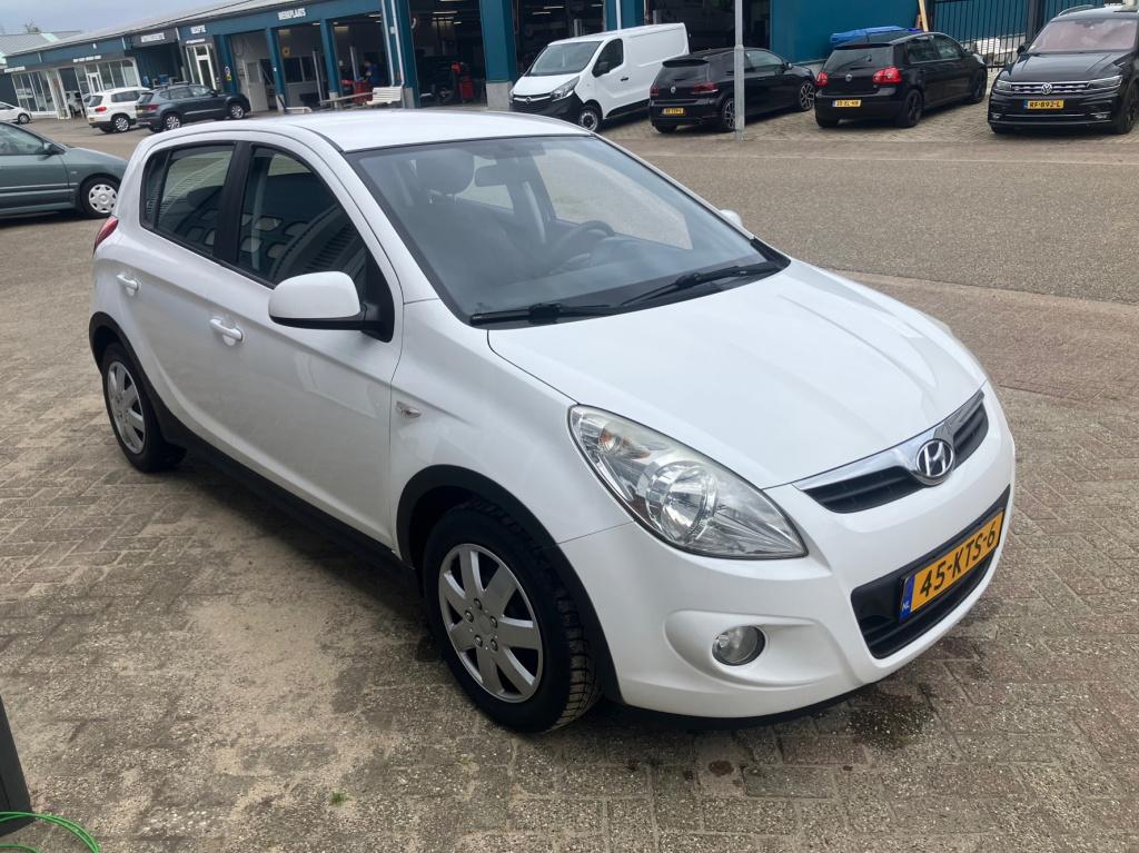 Hyundai I 20 1.2i dynamicversion airco