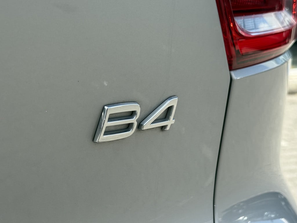 Volvo XC40 2.0 b4 plus dark
