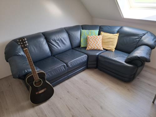 LEDER 4 OF 3 ZITS BANKSTEL (VERSTELBAAR RECHT OF HOEK)