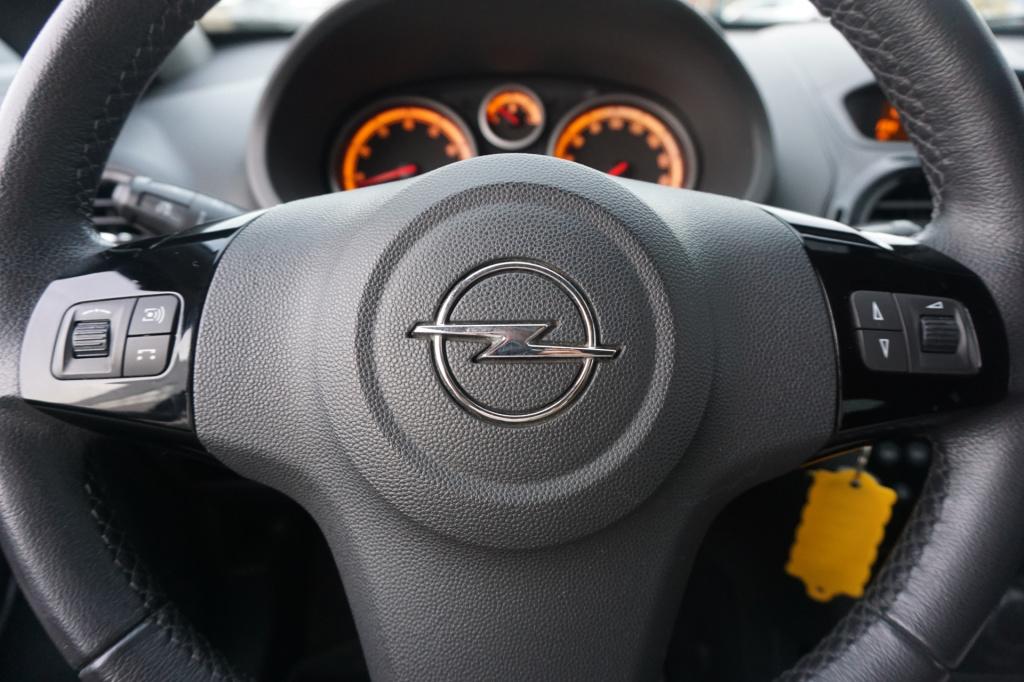 Opel Corsa 1.4-16v '111' edition airco / elektr. ramen / cruise / trekhaak