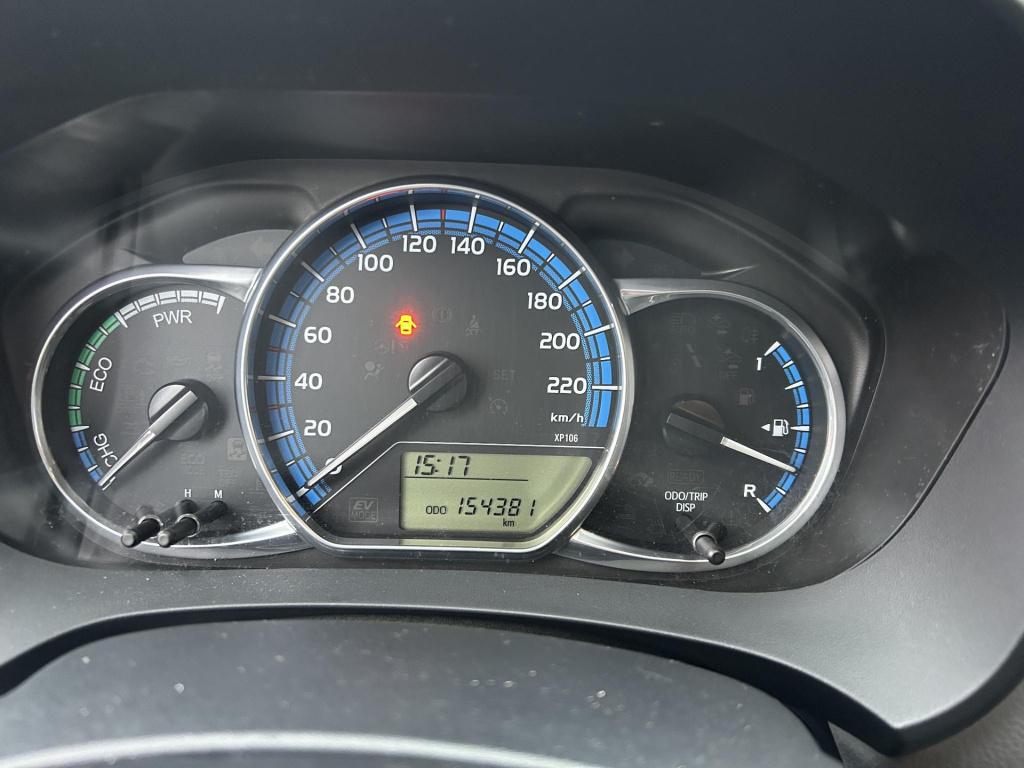 Toyota Yaris 1.5 hybrid dynamic bi-tone |gefotografeerd op winterwielen, se