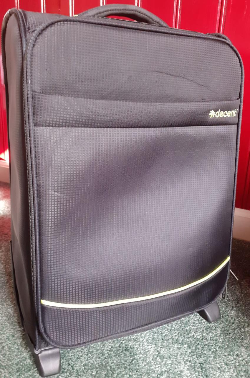 Decent Trolley/koffer cabine formaat. Lichtgewicht
