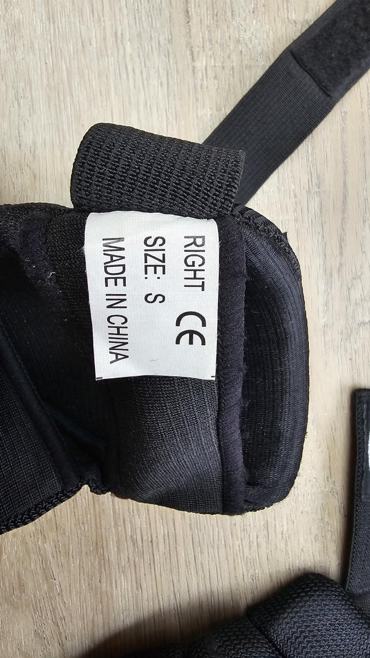 Skatehelm en kniebeschermers