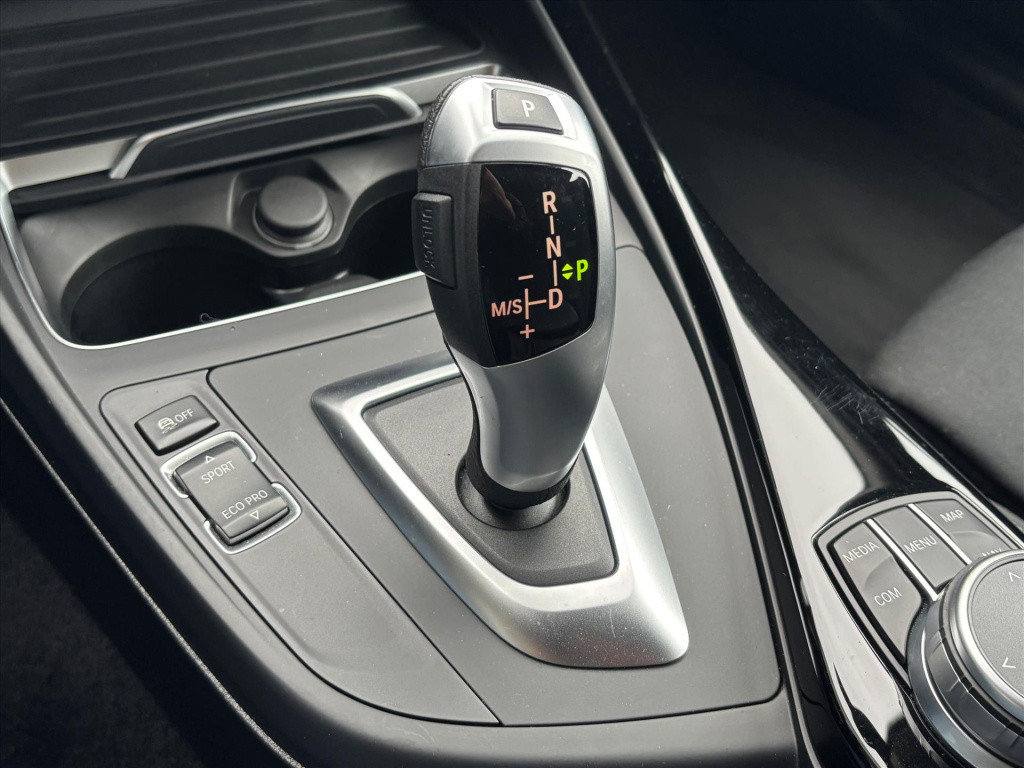 BMW 1 Serie (f20) 118i 136pk aut steptronic sport line | unieke km stand|ri
