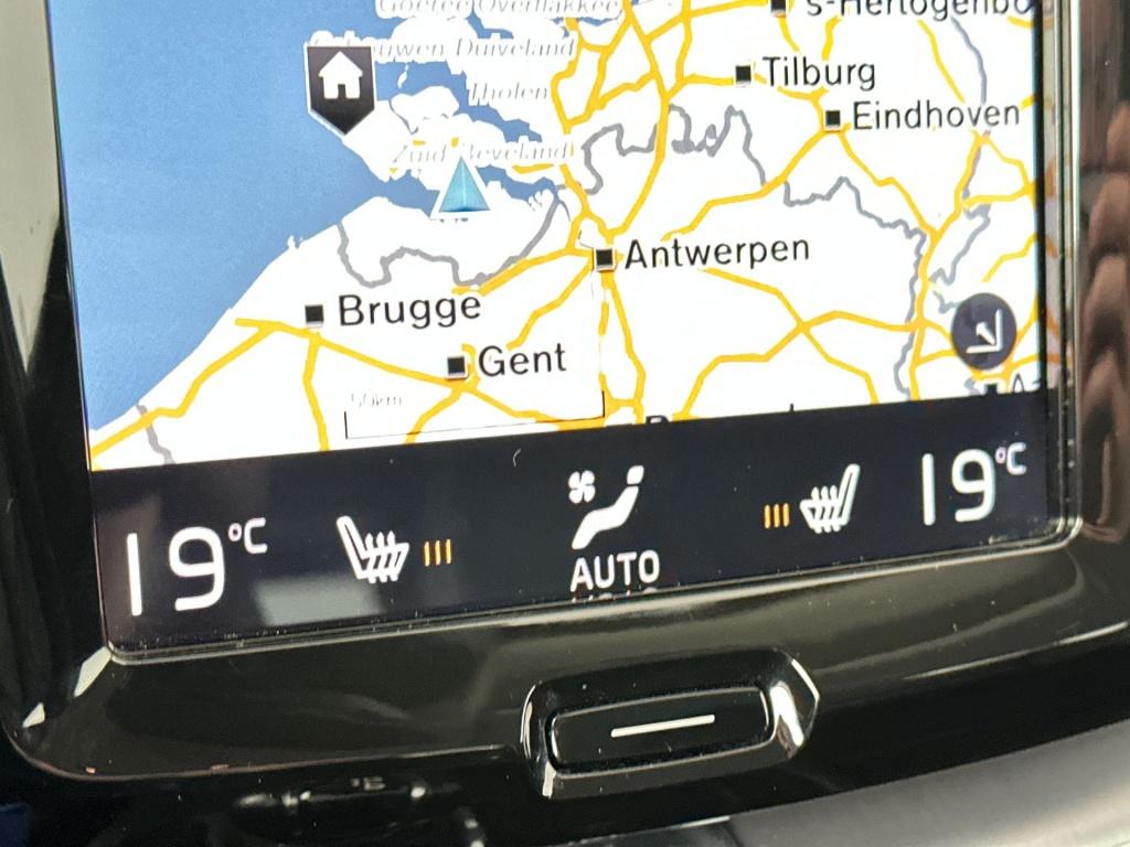 Volvo XC60 t5 253pk momentum| adap.cruise| leder| trekhaak| stoel.verw|