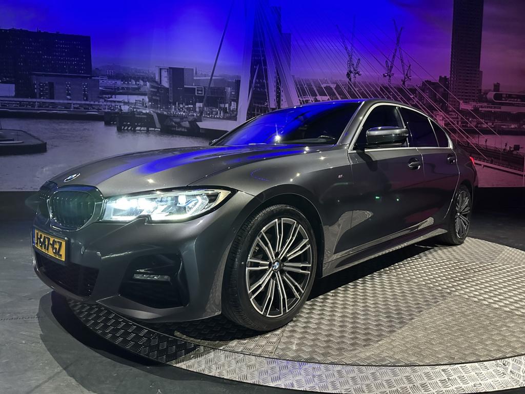 BMW 3-serie 320i high executive *facelift*memory*hud*camera*keyless