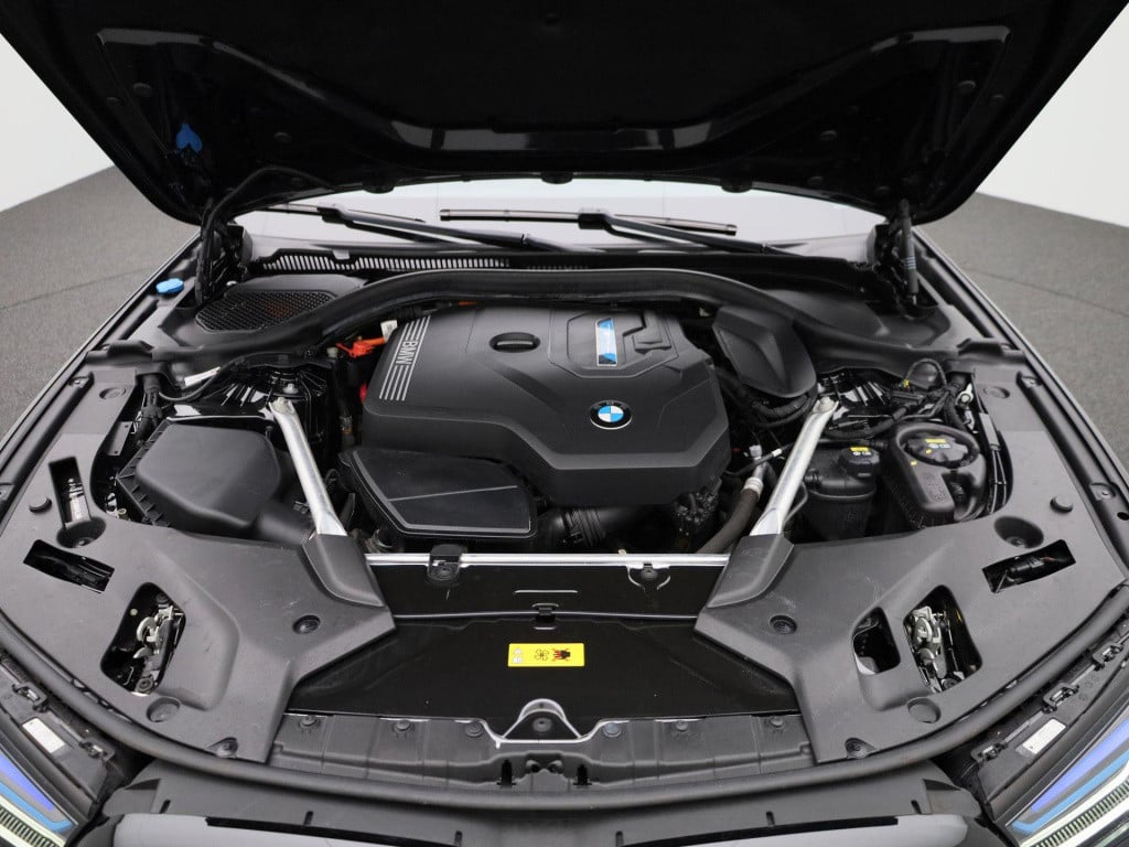 BMW 5 Serie 520e business edition plus | m-sport | automaat | schuifdak | t