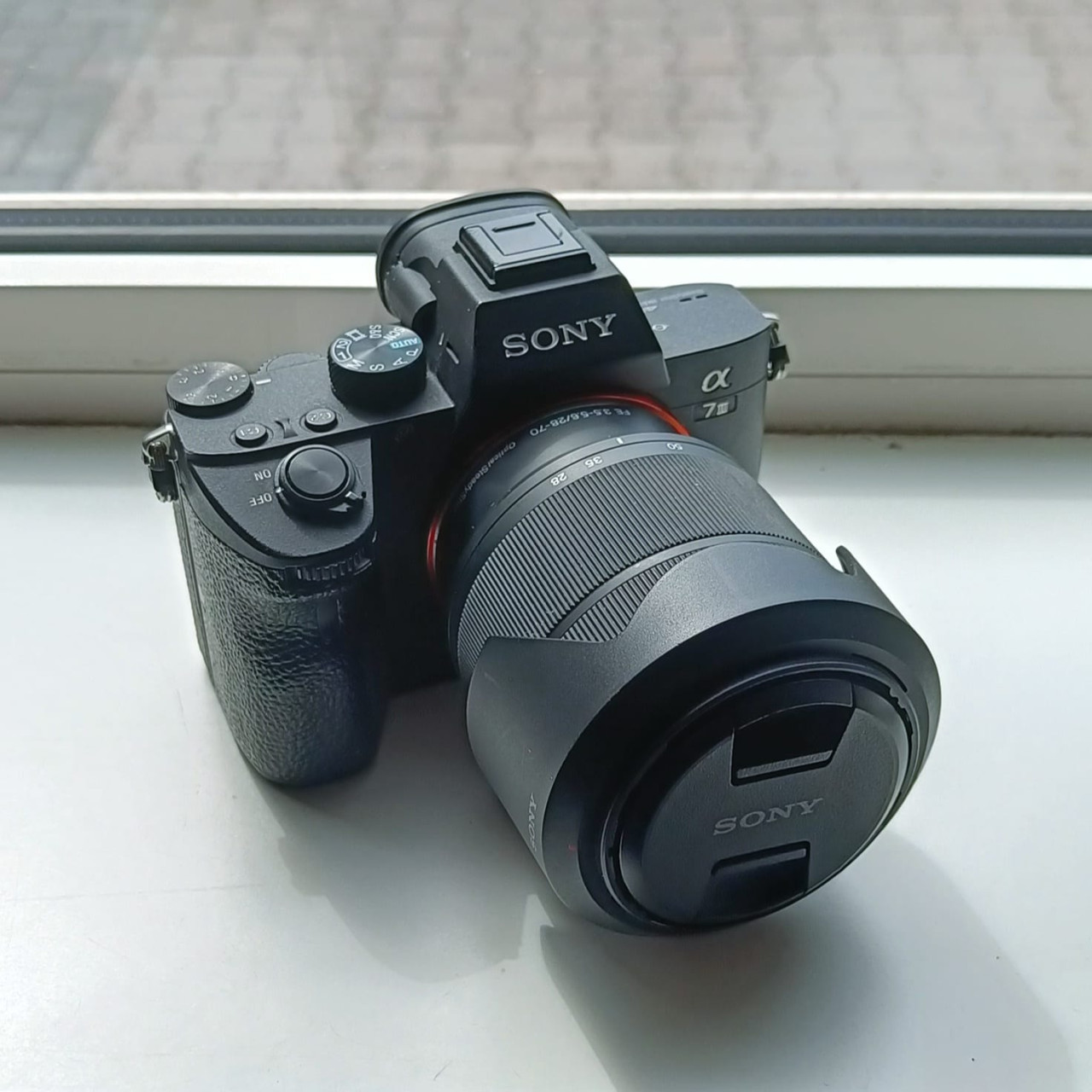 Sony A7 iii + FE 3.5-5.6/28-70 OSS
