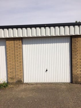 Te huur garage box aan de spoorlaan in wemeldinge