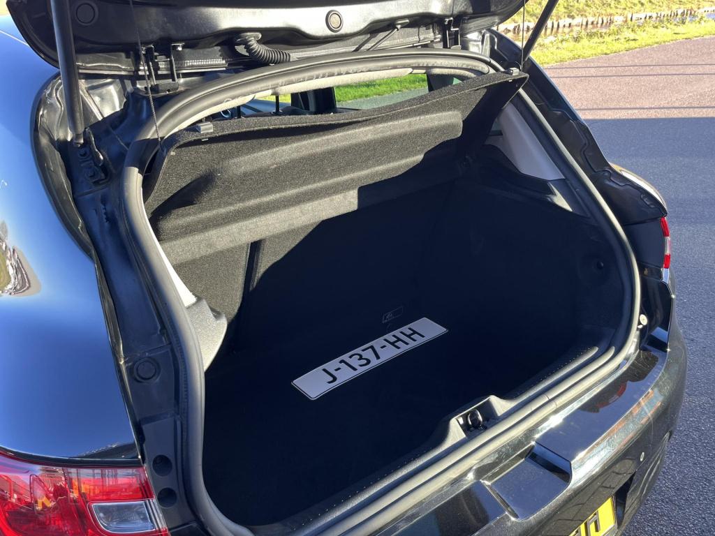 Renault Clio 0.9 tce limited | cruise control | airco | trekhaak | navigati