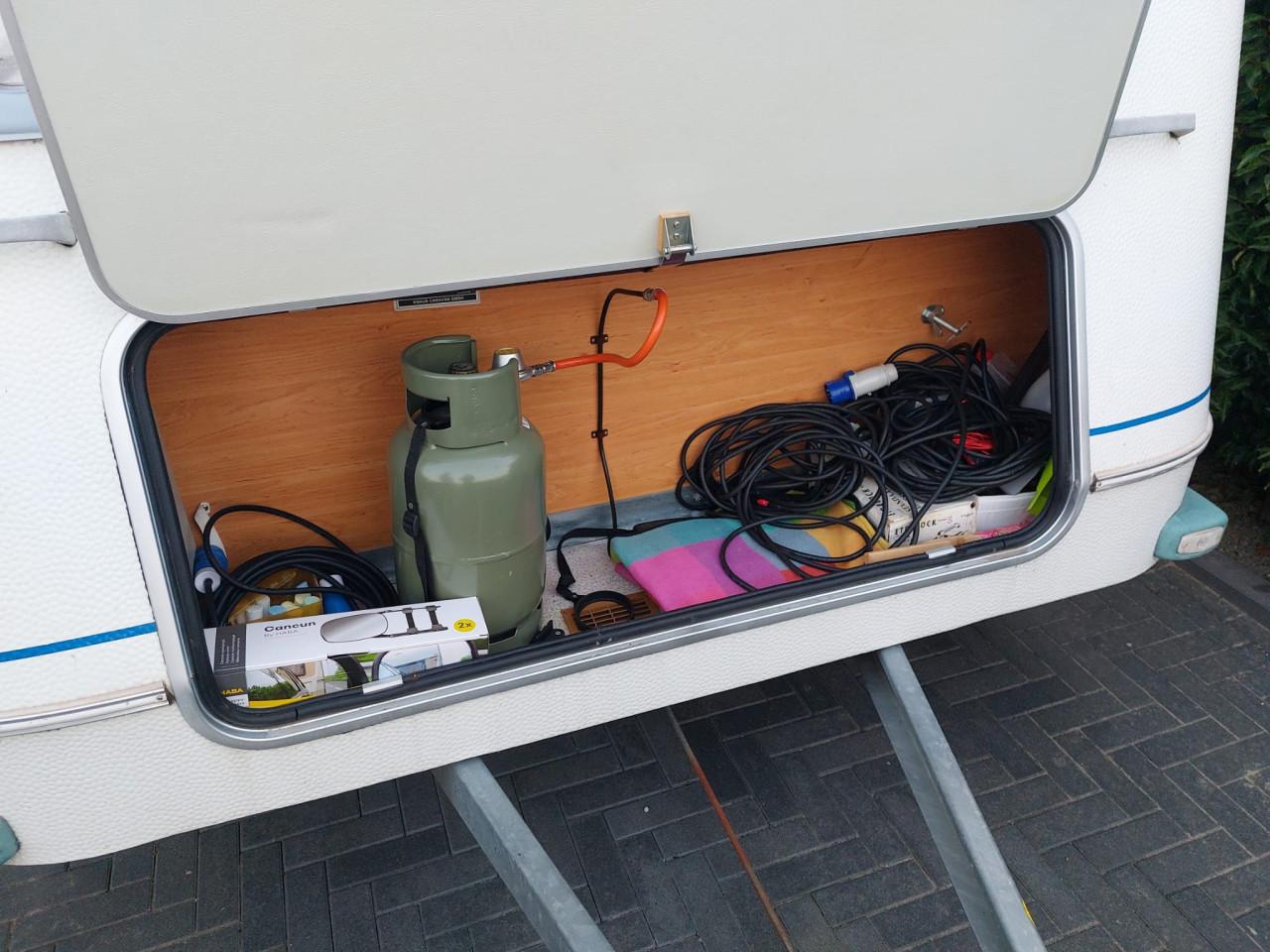 Caravan: Knaus Blue Line 400 TK