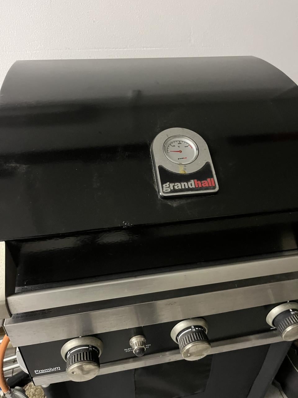 Gas barbecue
