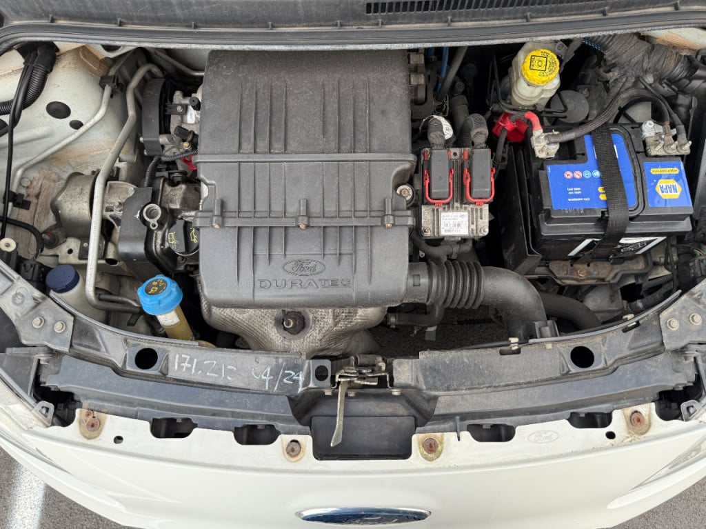Ford KA 1.2 - titanium - airco