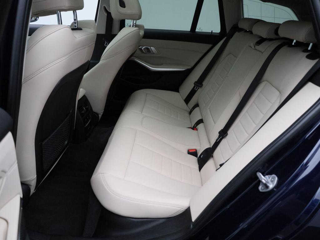 BMW 3-serie touring 318i sport line | automaat | apple carplay / android au