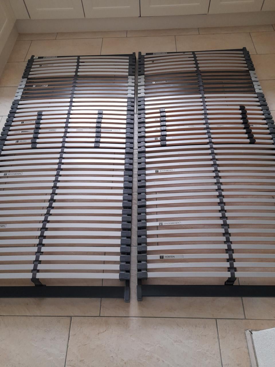 2 x Bossflex 600  lattenbodem  ( in goede staat)
