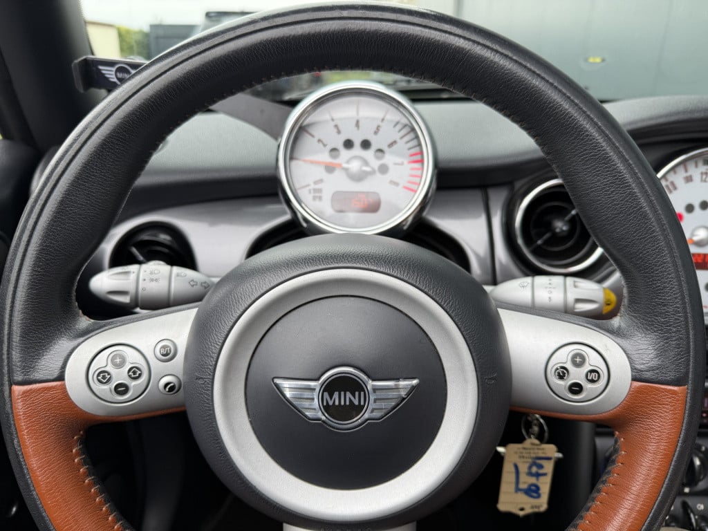 Mini Cooper Cabrio mini 1.6 115pk chili sidewalk