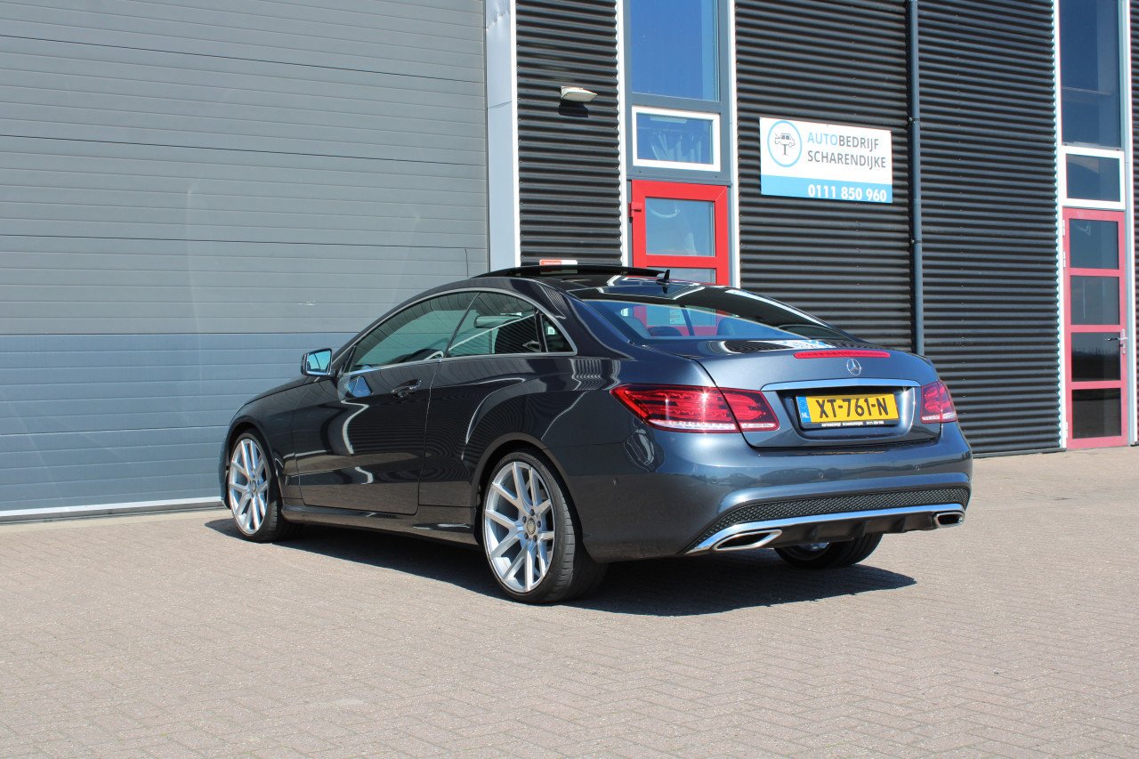 Mercedes-Benz E-Klasse E220 CDI Coupe AMG PANO
