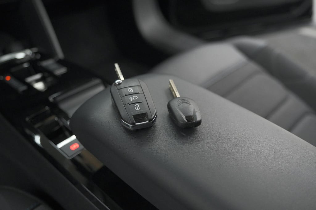 Citroen C4 puretech 130 eat8 feel edition | camera | apple carplay | parkee