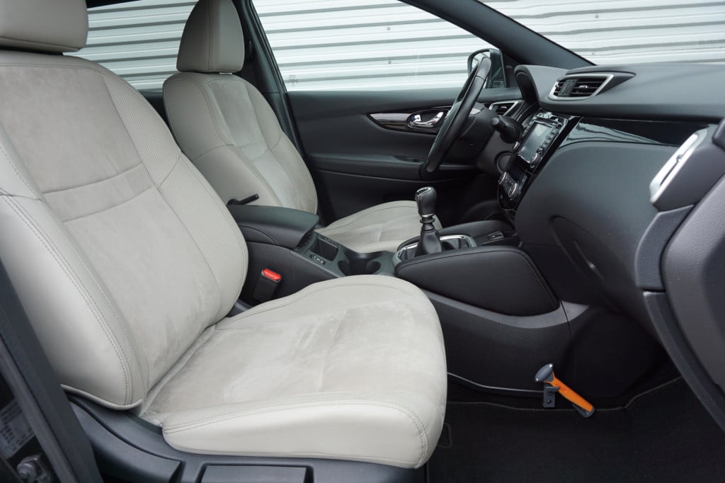 Nissan Qashqai 1.2 tekna climate / navi / camera / pano. / cruise / trekhaa