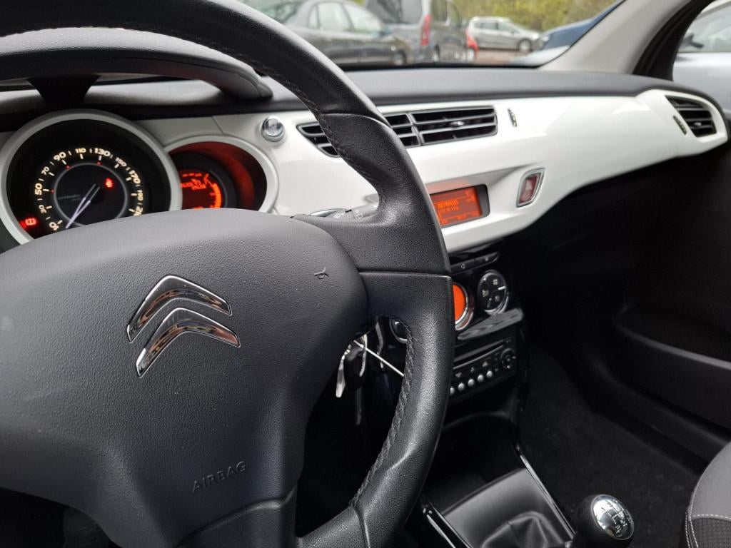 Citroen C3 1.4i selection clima/lmv/trekhaak lage km.stand!