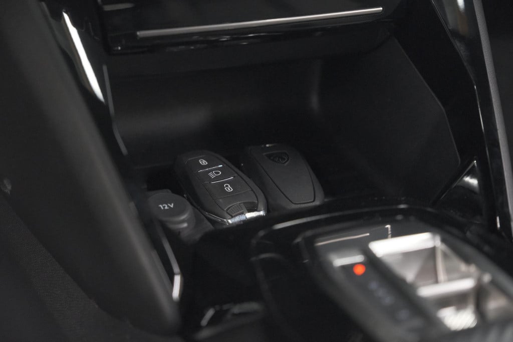 Peugeot 2008 hybrid 136 e-dcs6 allure | 360 camera | adaptieve cruise contr