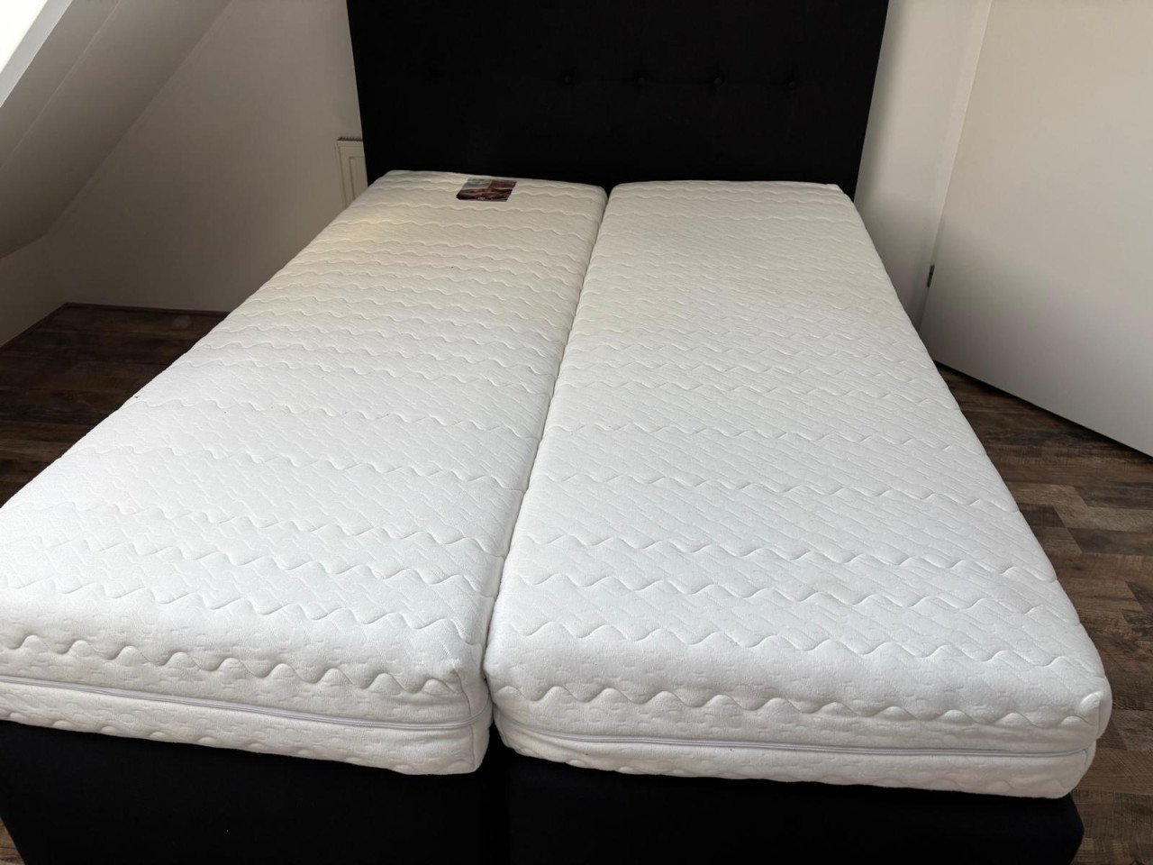 Tweepersoons boxspring + matrassen 200 x 140