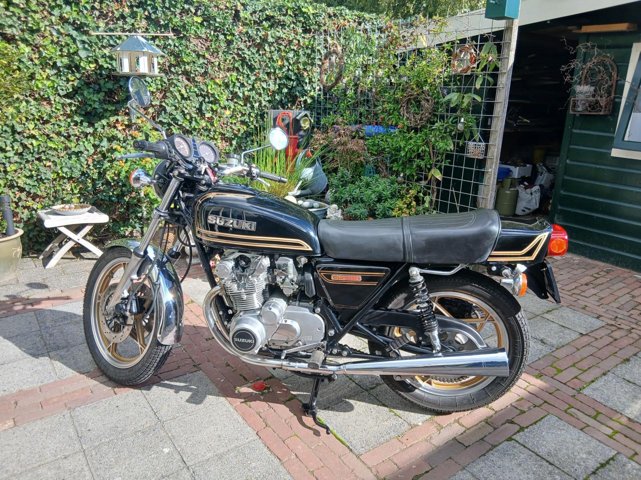 Suzuki gs 550