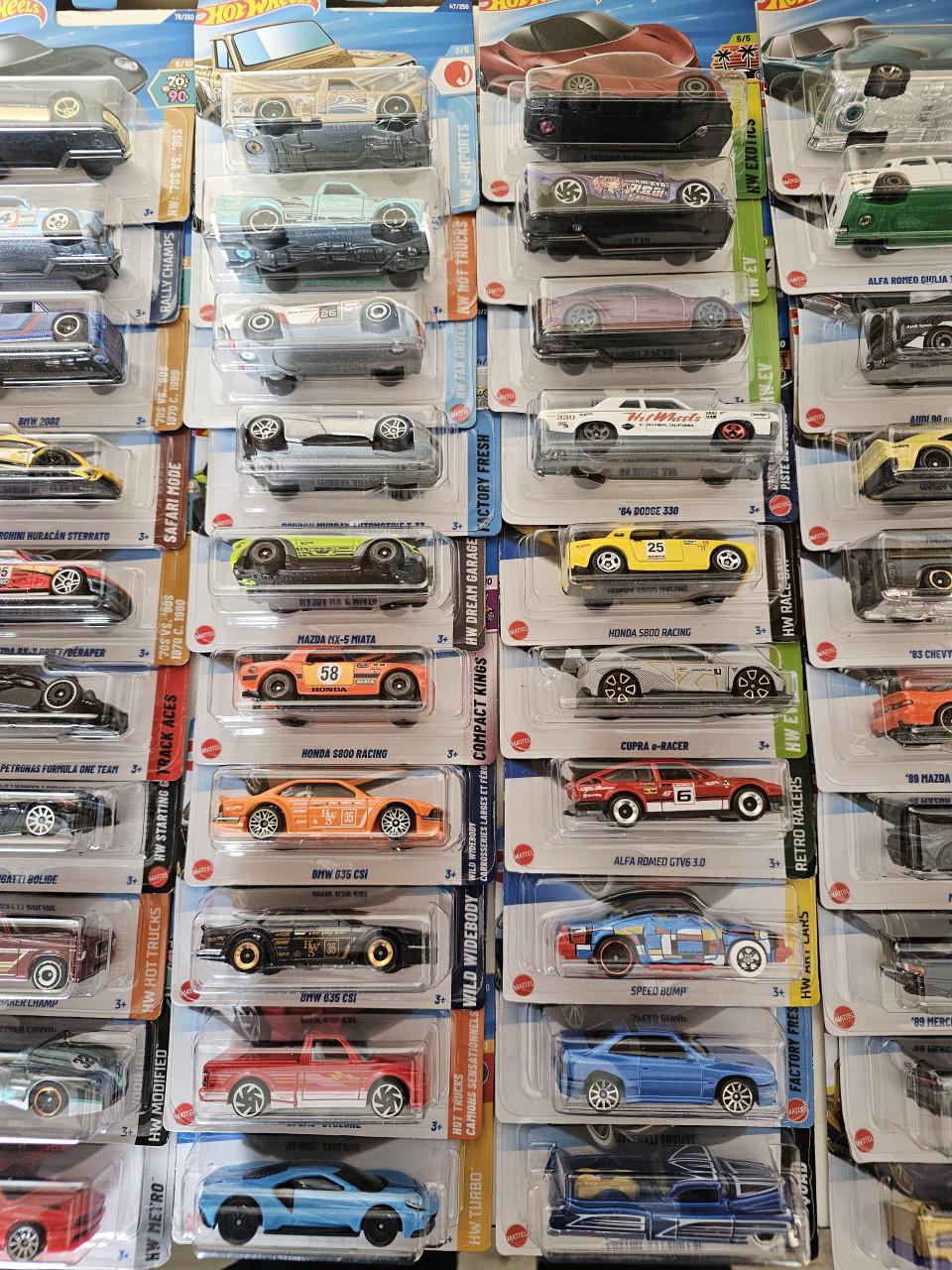 Hot Wheels nieuw in verpakking.
