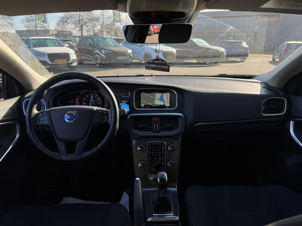 Volvo V40 2.0 t2 you! * cruise control * stoelverwarming * navigatie