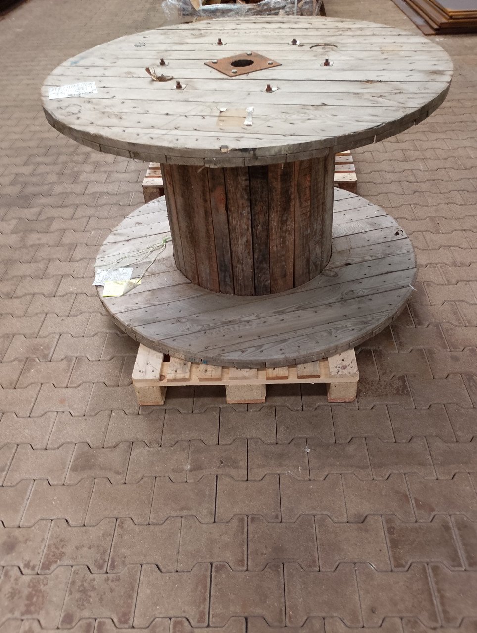 2 houten haspels