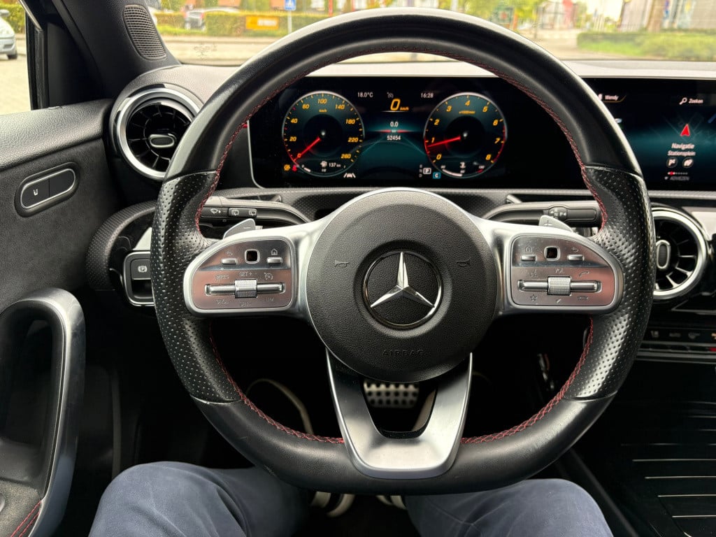 Mercedes-Benz A-Klasse 200 business solution amg