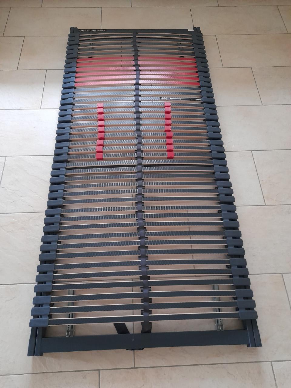 Lattenbodem (verstelbaar) 90 x 200 (in goede nette staat)