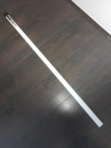 Storemax witte kleding roede    5 euro