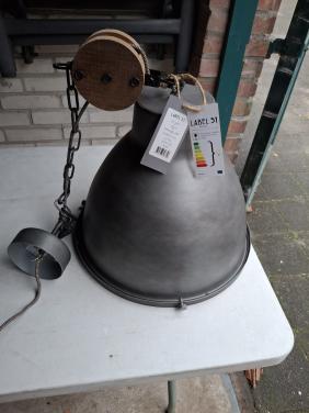 Industriële hanglamp.
