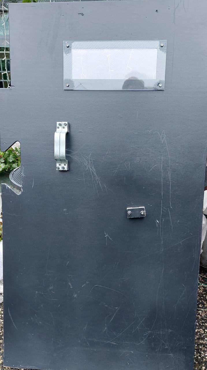 Airsoft Schild  140x78  cm.