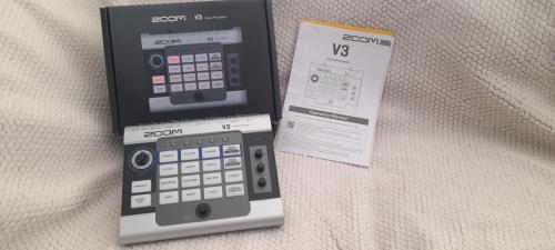 Zoom V3  vocal Harmonizer