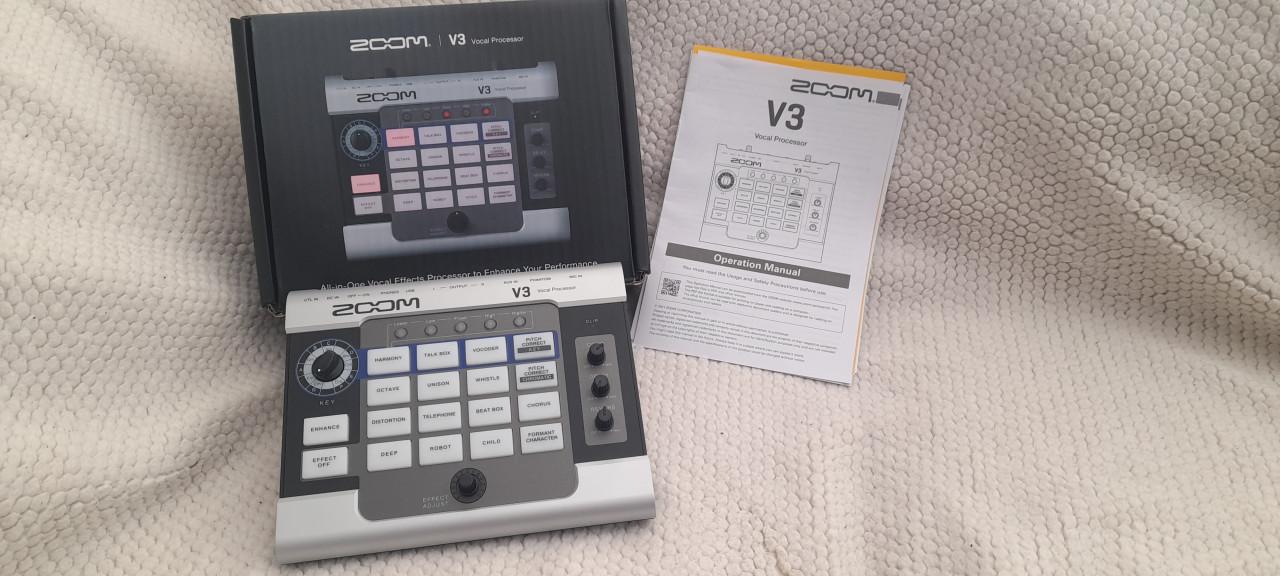 Zoom V3  vocal Harmonizer