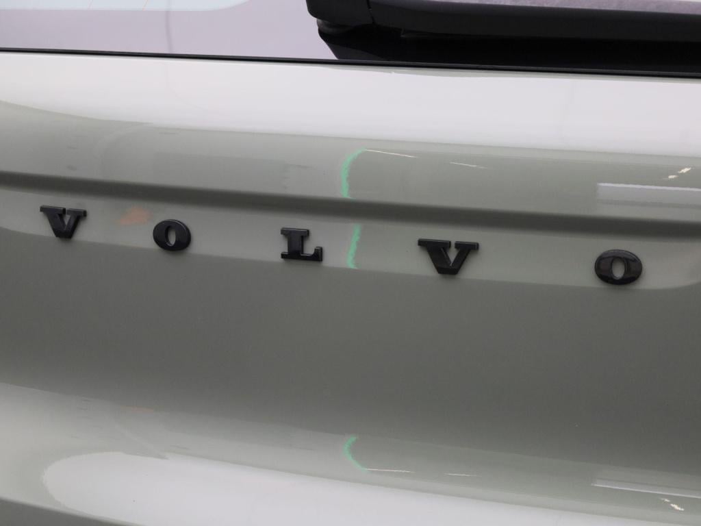 Volvo XC40 single motor extened range core 82 kwh | automaat | apple carpla