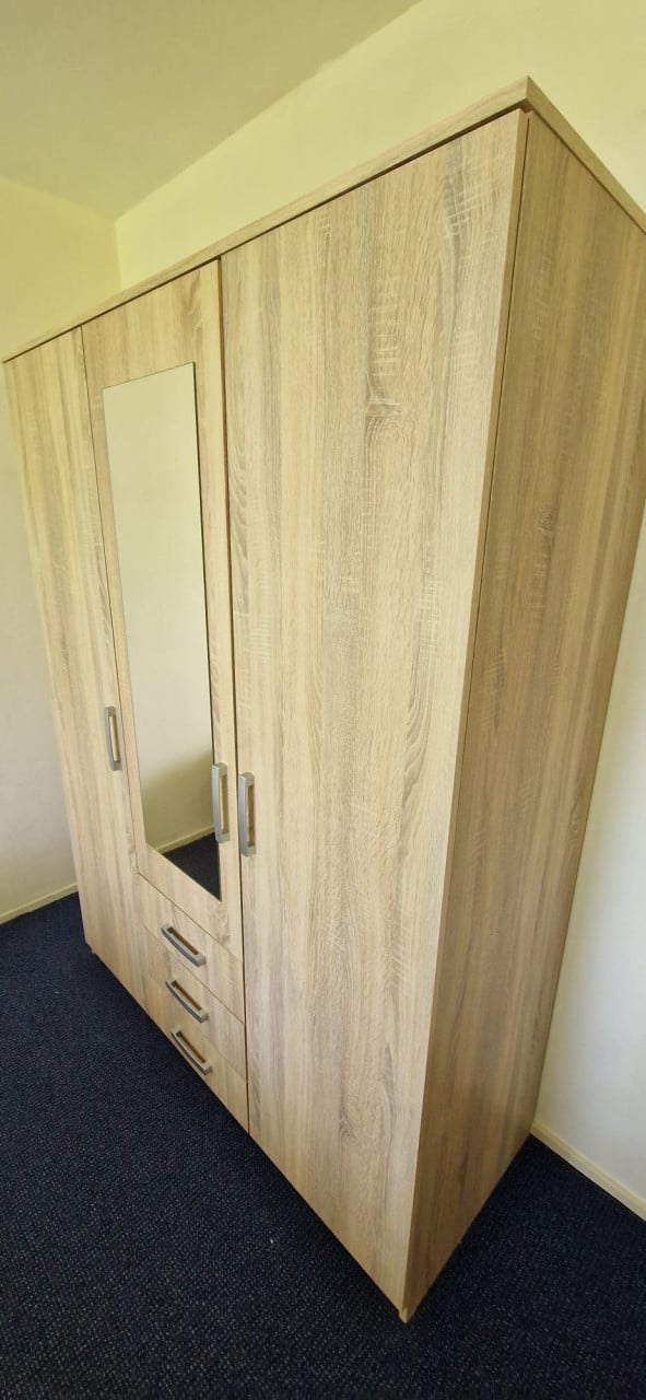 Kledingkast (JYSK Vellerup)