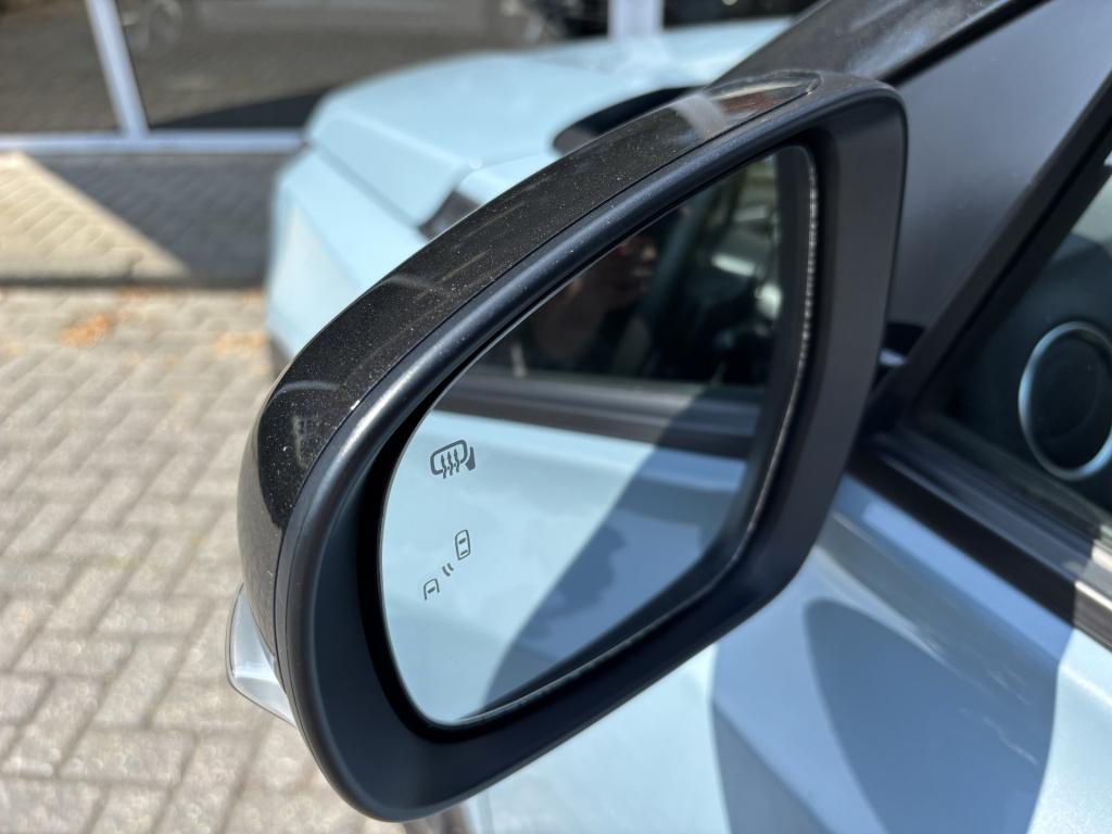 Suzuki Vitara automaat 1.4 boosterjet style smart hybrid | trekhaak afneemb
