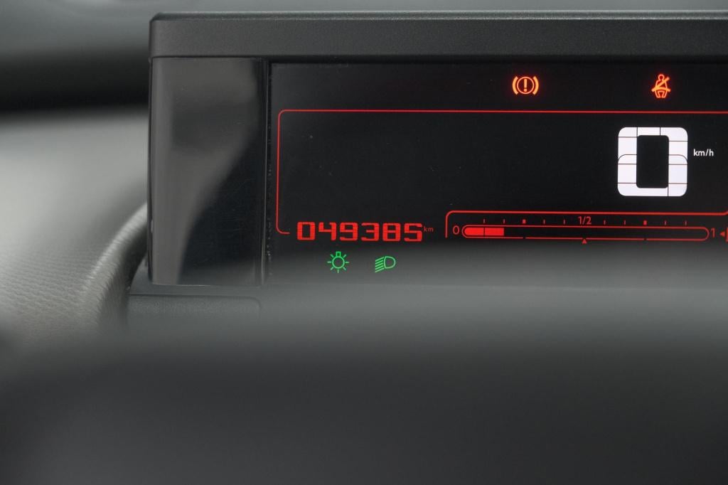 Citroen C4 Cactus 1.2 e-vti feel | automaat | navigatie | 17 inch lichtmeta