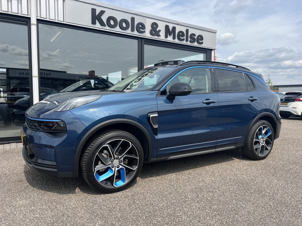 Lynk & Co 01 1.5 261pk plug in hybrid , panodak , carplay