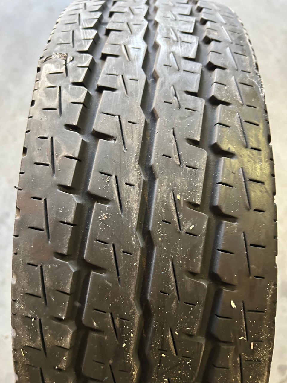 TOYO BUSBAND 195/70/R15C 104/102S