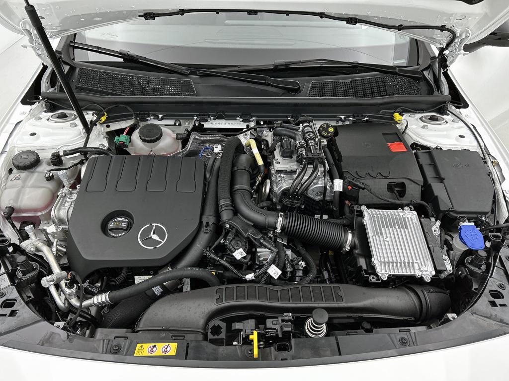 Mercedes-Benz Cla shooting brake 250 e business solution amg | nightpakket 