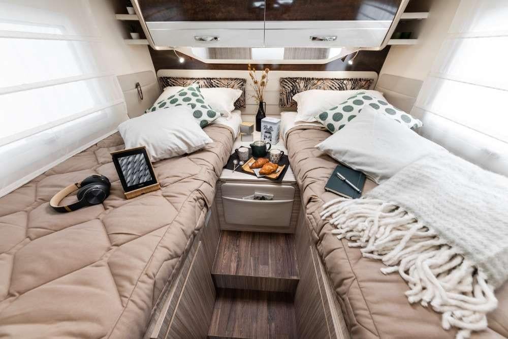 Elnagh T-Loft 529 - Luxe camper met Lengtebedden - 6,99 m - 2023