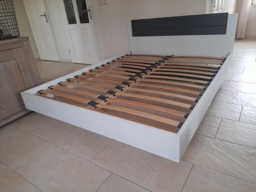 2 Persoons bed 160 x 200 ( in goede staat )